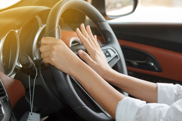 車の運転で腰痛が出る人は必見 ちょっとした工夫とテクニックで腰への負担を軽くできる腰痛対策集 高反発マットレスのススメ